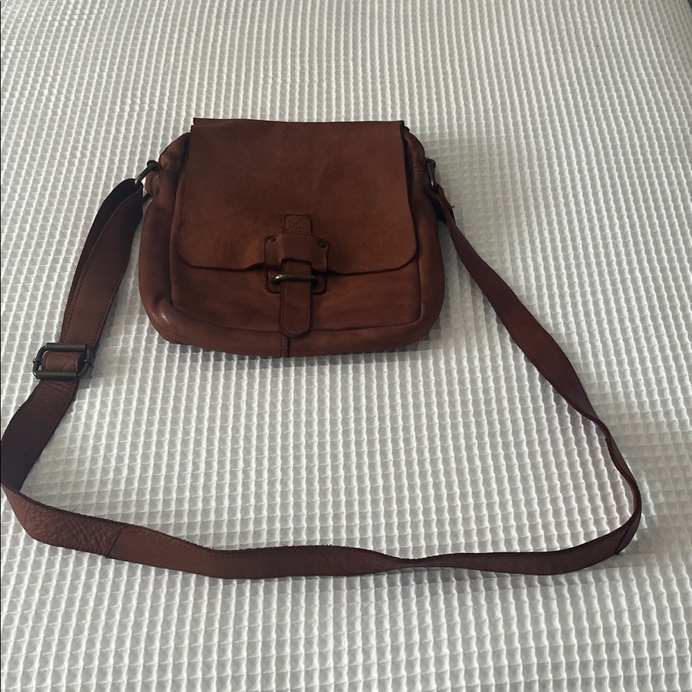 Elegant Brown Crossbody Bag